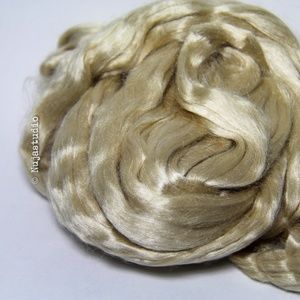 Honey Tussah Silk Fiber Top Roving 4 oz